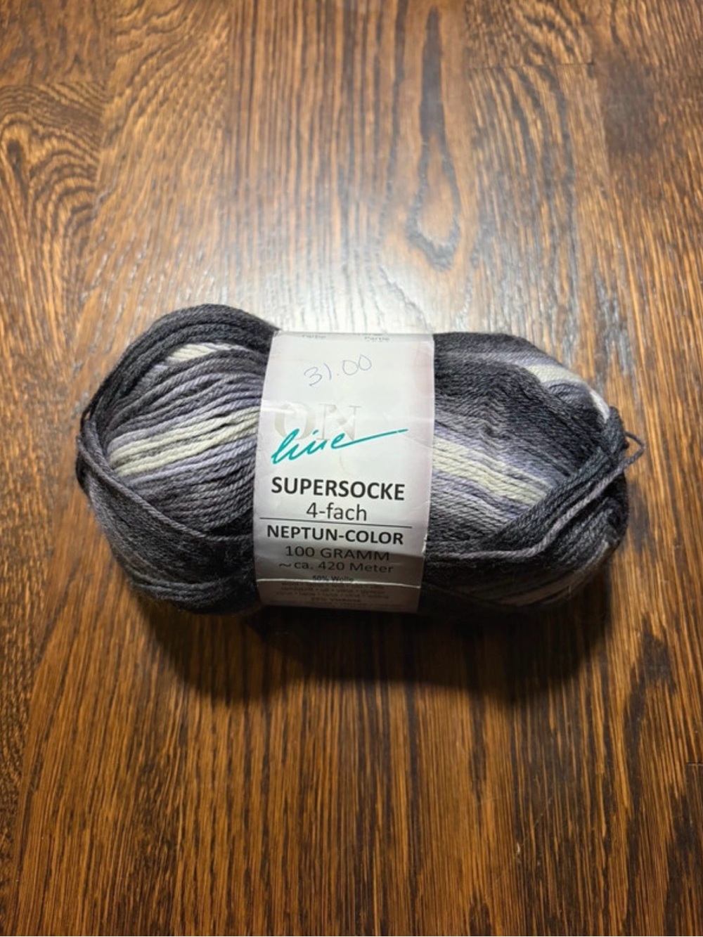 ON line Supersocke 4-fach Neptune Color
Self Stripping Fingering Yarn 462 Yards